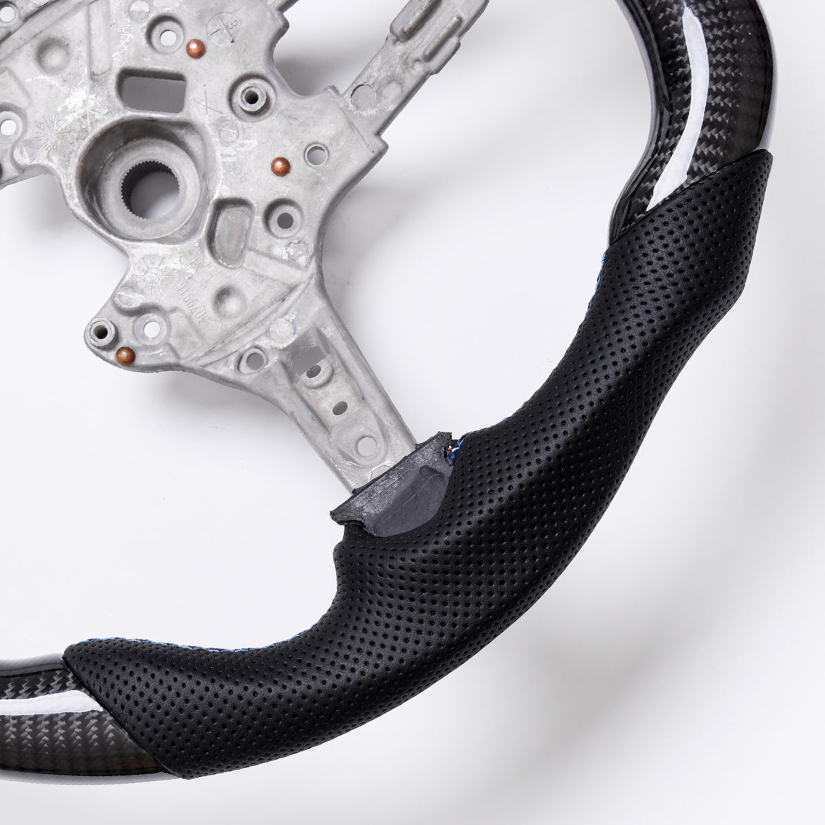 Revolve Carbon Fiber M Performance Steering Wheel | BMW M2 F87 M3 F80 M4 F82 F83 / 1 2 3 4 Series/X1 X2 X3 X4 X5 X6 - revolvesteering
